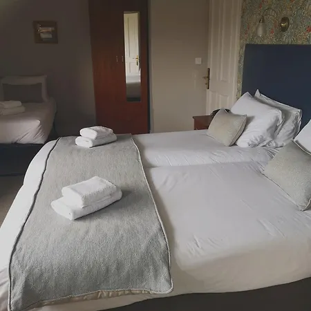 לינה וארוחת בוקר Glen Gat House