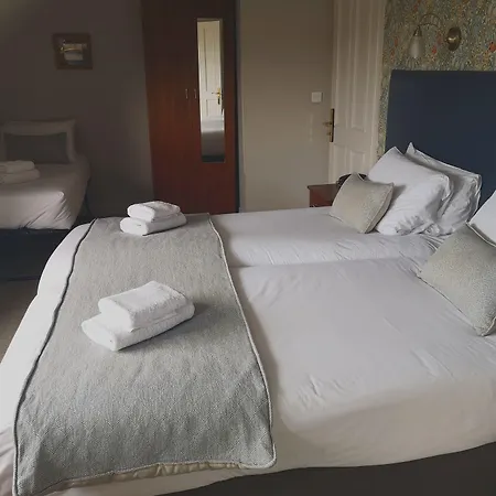 לינה וארוחת בוקר Glen Gat House